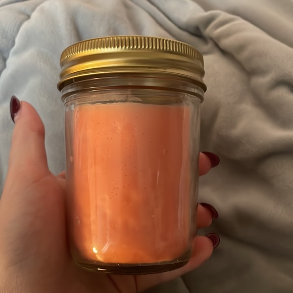 Grapefruit and cardamom scented candle - Picture 2 of 2